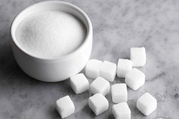 Сахар в рознице подешевел на 21% с начала года