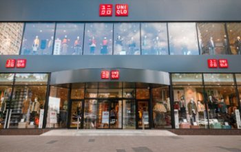 Владелец Uniqlo нарастила квартальную прибыль на 45,7%