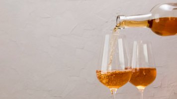 Выпуск ликерных вин в России сократился
