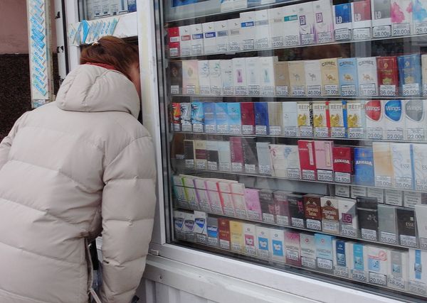 Треть российских киосков не пережила запрет продажи табака