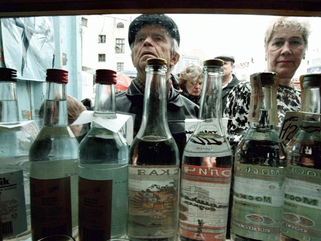 Торговцам опасным алкоголем увеличат тюремные сроки