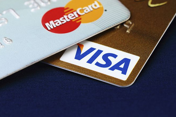 Visa и Mastercard поднимут тарифы для магазинов