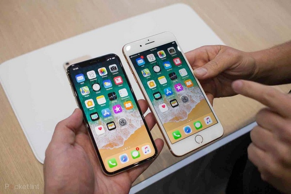Россияне скупили iPhone X по предзаказу в Apple Store за три минуты