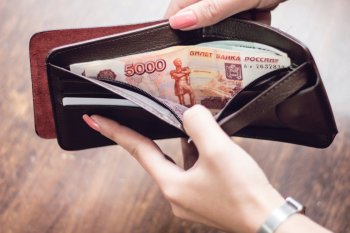 Ромир: недельные расходы и средний чек россиян увеличились на 2,3%