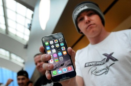 Российские ритейлеры раньше Apple увеличили стоимость iPhone 6 на 10%
