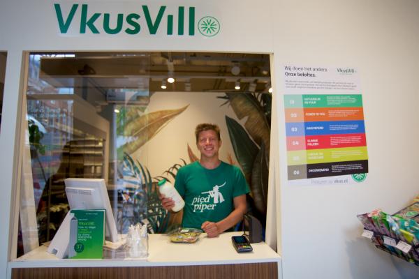 «ВкусВилл» открыл первый магазин в Европе