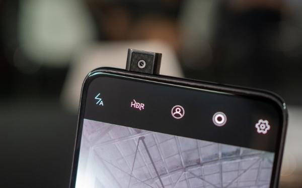 Nokia впервые выпустит смартфон с выдвижной селфи-камерой