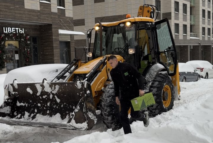 Grow Food в период сильных снегопадов запустил доставку на тракторах