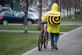 Яндекс Еда будет развивать сервис для оплаты корпоративного питания «Ланч Карта»