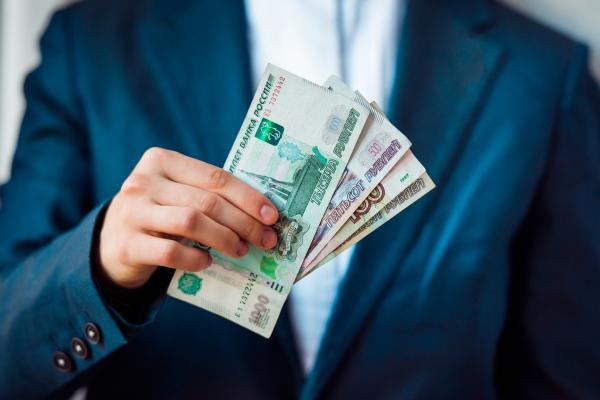 Россияне взяли в августе кредиты наличными на рекордную сумму Россияне взяли в августе кредиты наличными на рекордную сумму