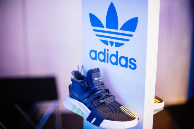 Adidas планирует передать российское подразделение иностранному инвестору
