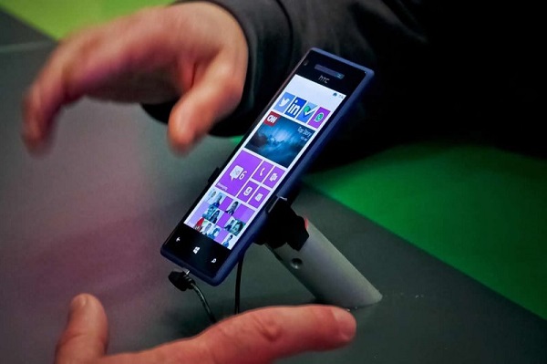 Windows Phone впервые обогнали по продажам iPhone в России