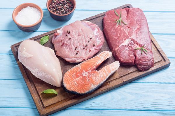 Россияне стали реже жаловаться на качество мяса, рыбы и овощей