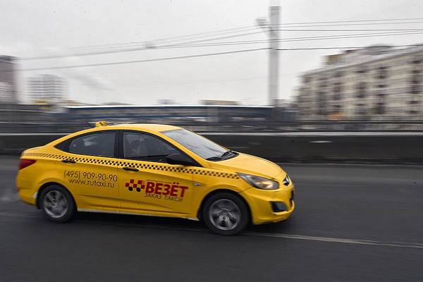 Агрегаторы такси прокомментирвали инициативу о запрете на их участие в ценообразовании поездок 