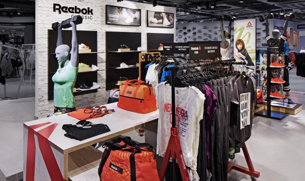 Владелец Reebok привлек управляющую компанию по операциям e-com