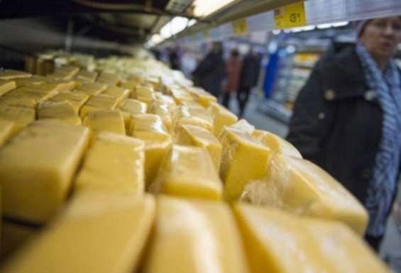 Россия может снять ограничения на поставки иранского сыра