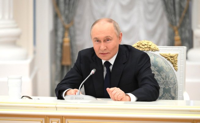 Владимир Путин поручил усилить контроль за маркетплейсами