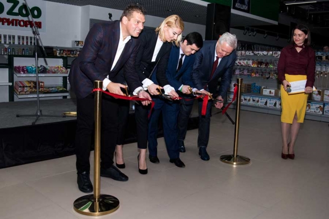В Москве открылся первый в России гипермаркет товаров для животных