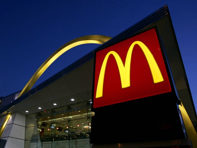 Макдоналдс запатентует сервис доставки в России
