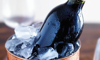 Роскачество: как правильно охладить вино к новогоднему столу