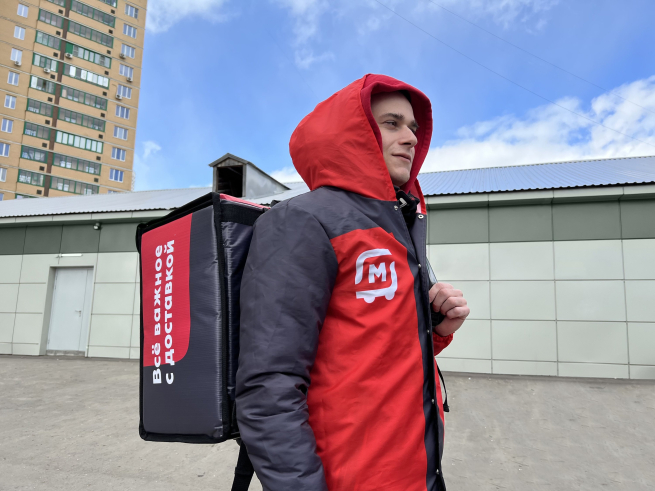 Ритейлеры рассказали о дефиците курьеров перед новогодними праздниками Ритейлеры рассказали о дефиците курьеров перед новогодними праздниками