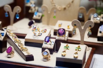Ювелиры просят Минфин разъяснить новые правила маркировки камней