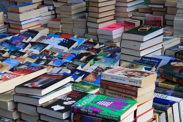 Торговцы книгами прекратили продажи на Amazon в знак протеста блокировки российских букинистов 