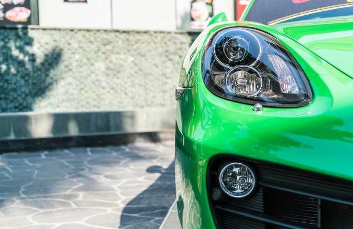 Выручка Porsche в третьем квартале снизилась