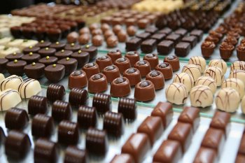 Каждый третий москвич ест шоколад и конфеты каждый день