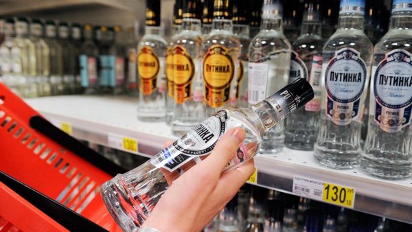 Правительство отказалось от идеи маркировать бутылки с алкоголем