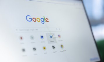 Google обвинили в слежке за пользователями с помощью ИИ-модели