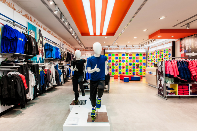 Adidas получит помощь от государства в размере 3 миллиардов евро Adidas получит помощь от государства в размере 3 миллиардов евро