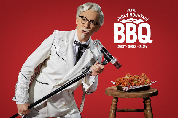 Полковник Сандерс в рекламе KFC исполнил «Грязные танцы»