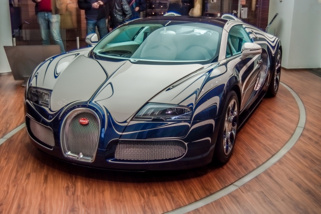Россиянину начислили налог в 540 тысяч рублей за Bugatti Veyron