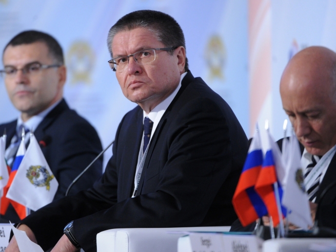 Улюкаев выступил против санкций в отношении иностранного автопрома