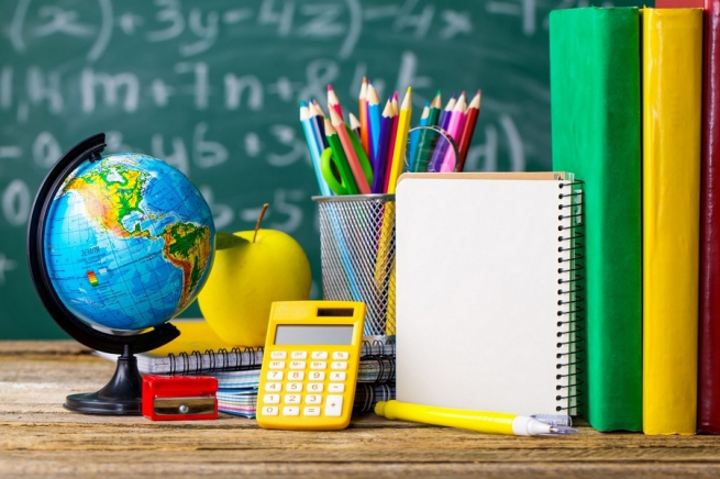 Тинькофф: сколько денег на подготовку к школе потратят родители в августе