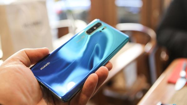 Huawei зафиксировала рекордное падение выручки Huawei зафиксировала рекордное падение выручки