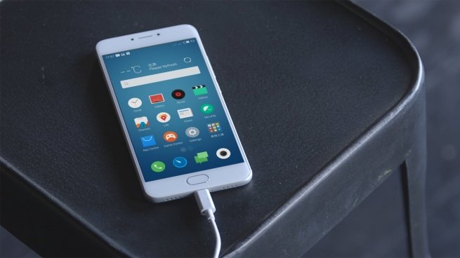 MEIZU открыл первый магазин в Петербурге