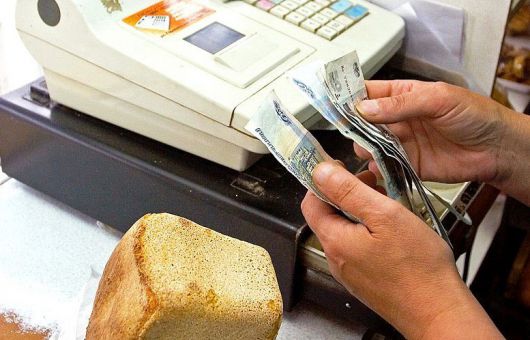 Россияне стали больше получать, но меньше тратить Россияне стали больше получать, но меньше тратить