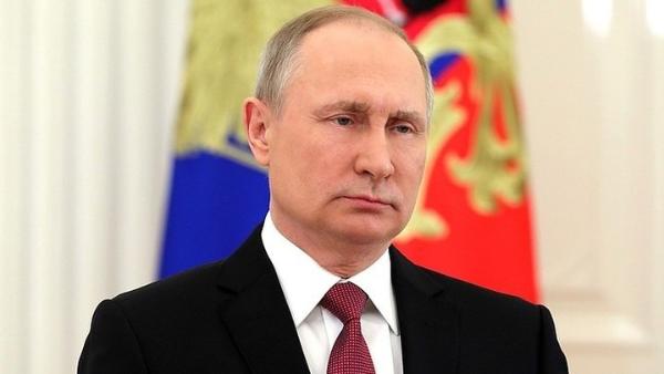 Владимир Путин попросил россиян не покупать продукты впрок