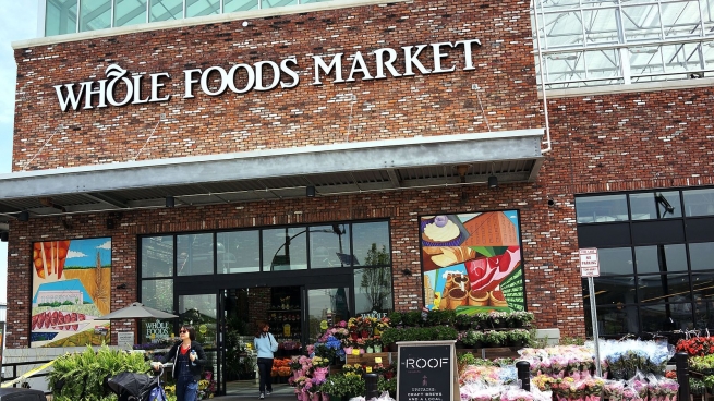 У Amazon могут появиться конкуренты, также желающие купить Whole Foods Market