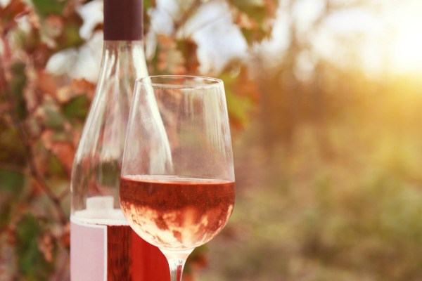 Роскачество отобрало лучшие марки розового вина 