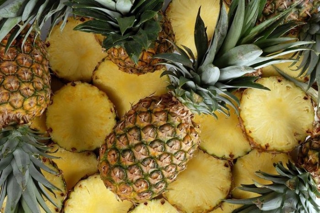 Российские власти предложили маркировать ананасы с ГМО