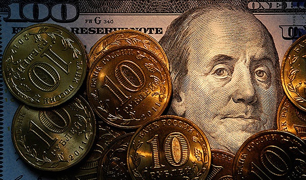 Главные экономические новости дня: как доллар обрушит Америку, а Владивосток поднимет рубль