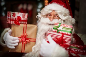 Самый бюджетный вариант курьерской доставки подарков обойдется Деду Морозу в 9,8 млрд рублей