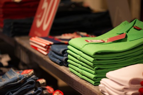55% россиян перестали покупать себе одежду