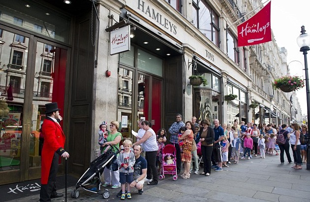 Китайский ритейлер купит старейший магазин игрушек Hamleys за $154 млн