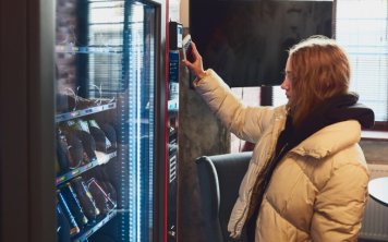 В вендинговые автоматы внедрят биометрию