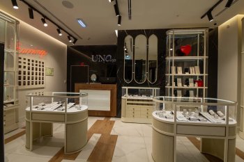 Inventive Retail Group открыла бутик испанского бренда UNOde50 в новом концепте (Фото)