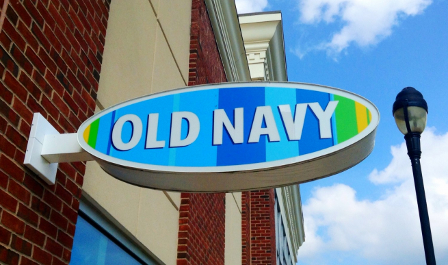 Old Navy прекратит продавать женскую одежду plus size в отдельных секциях